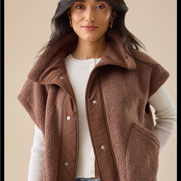 Altar'd State Jackets & Blazers - Altard State Nina Oversized Brown Sherpa Vest ( Size XXS) NEW